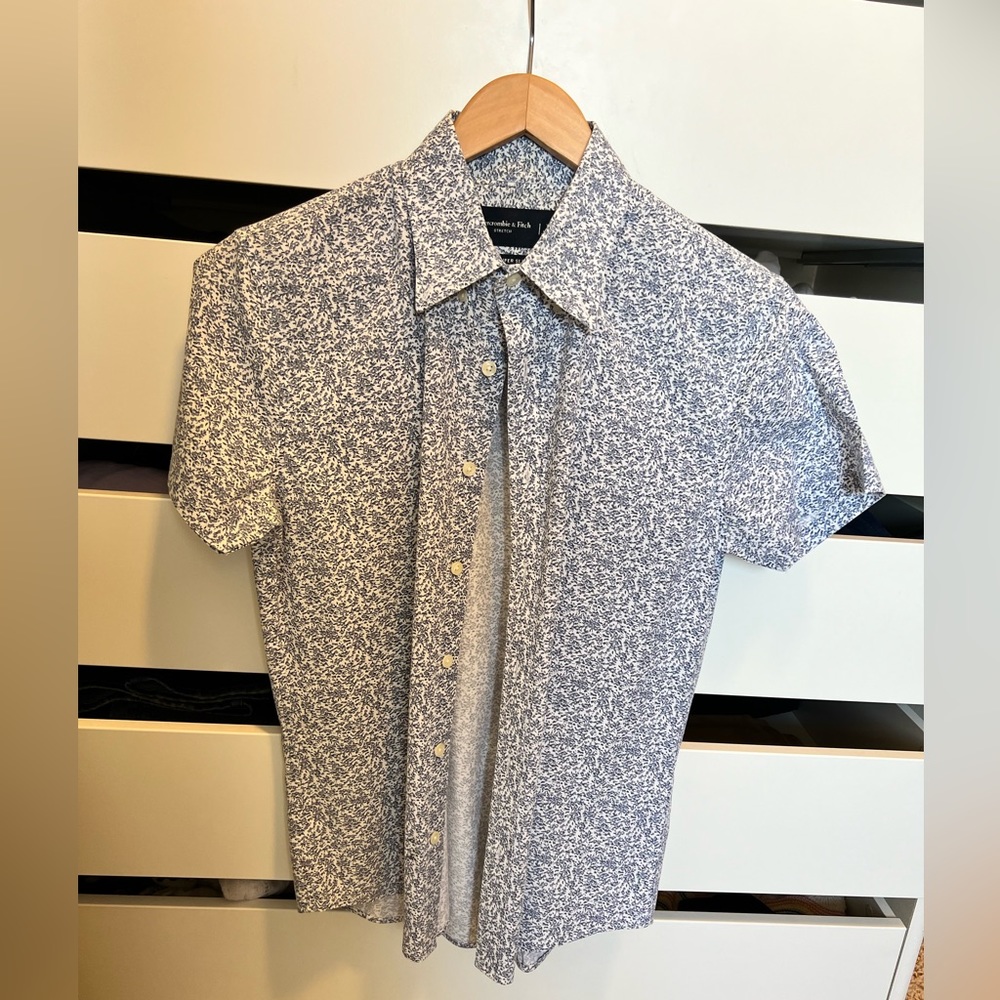 Abercrombie and Fitch Slim Men’s Shirt XS